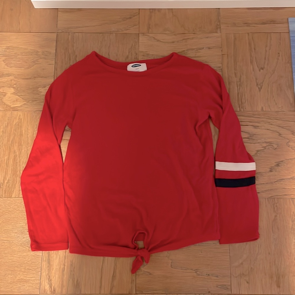 It is a long sleve top from old navy for girls